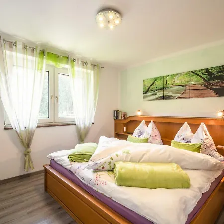 Holiday Graber Apartment *