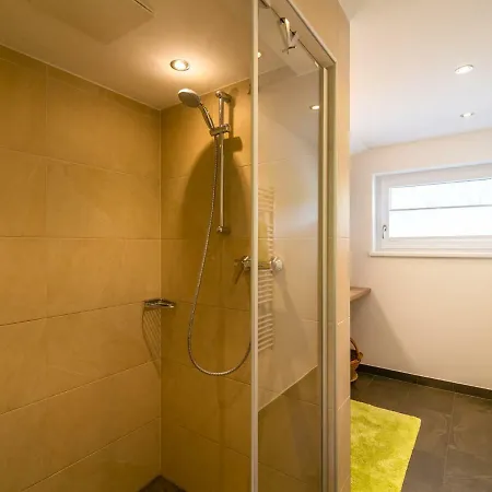 Holiday Graber Apartment *